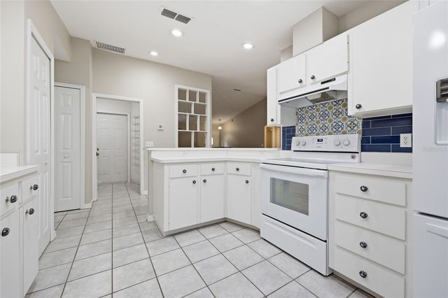 25249 SW 18TH AVENUE, Newberry, FL 32669