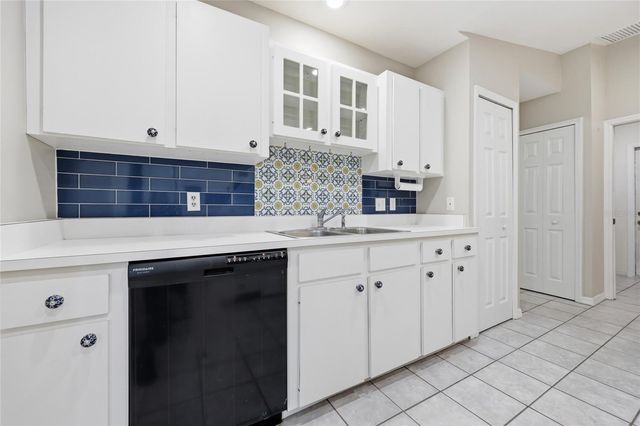 25249 SW 18TH AVENUE, Newberry, FL 32669