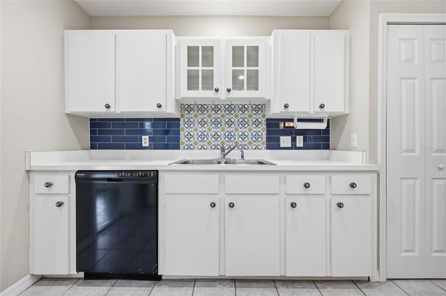 25249 SW 18TH AVENUE, Newberry, FL 32669