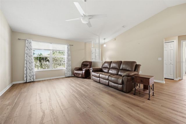 25249 SW 18TH AVENUE, Newberry, FL 32669