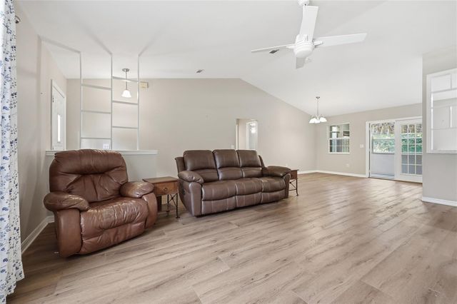 25249 SW 18TH AVENUE, Newberry, FL 32669