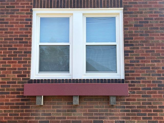 99 S Myers, Sharon, PA 16146