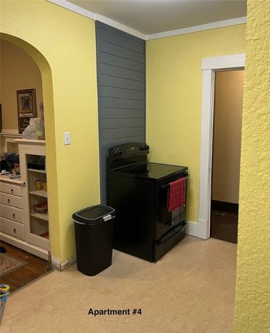 99 S Myers, Sharon, PA 16146