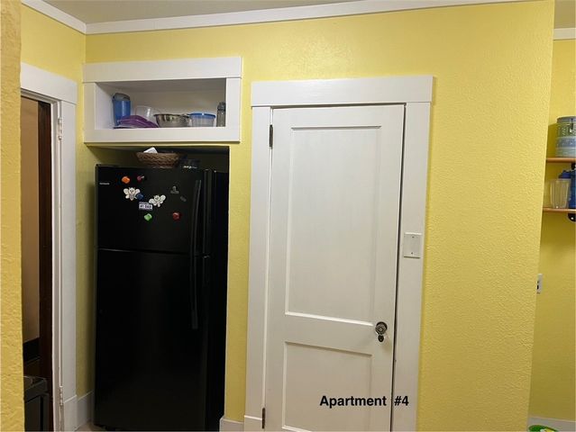 99 S Myers, Sharon, PA 16146