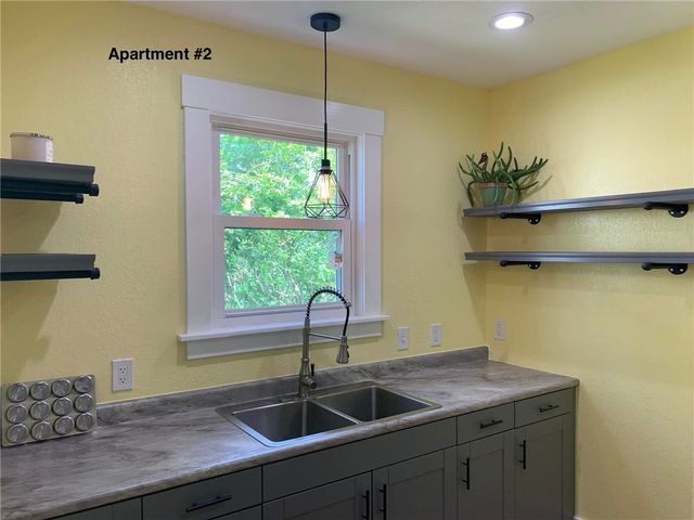 99 S Myers, Sharon, PA 16146