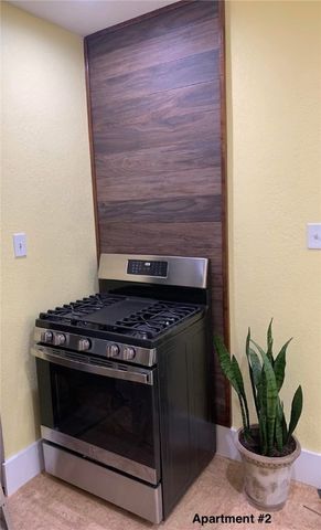 99 S Myers, Sharon, PA 16146