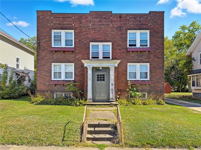 99 S Myers, Sharon, PA 16146