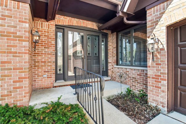 985 Coventry Lane, Highland Park, IL 60035