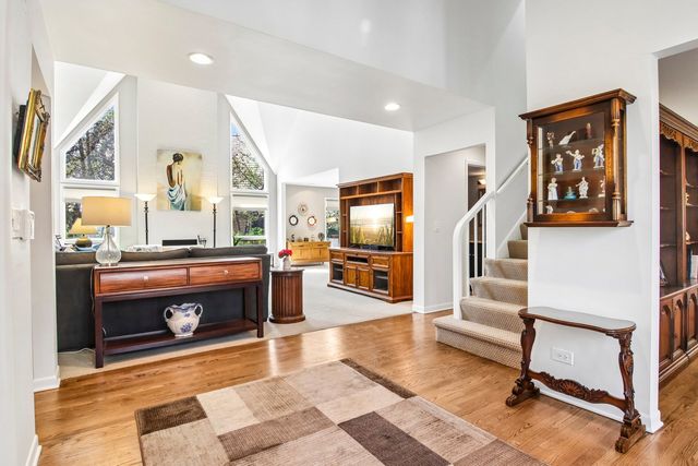 985 Coventry Lane, Highland Park, IL 60035