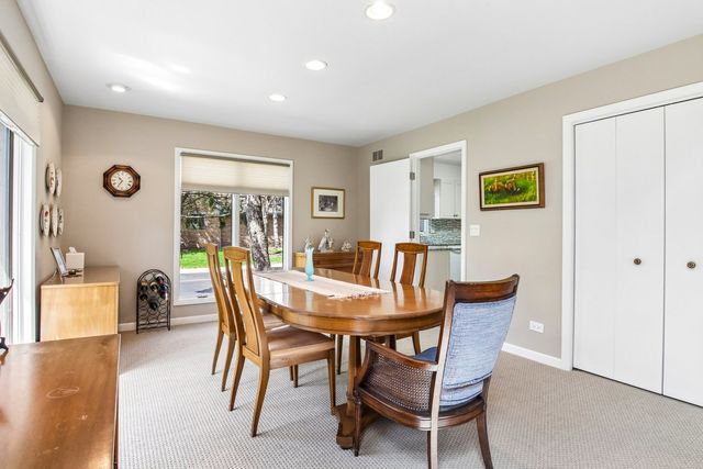 985 Coventry Lane, Highland Park, IL 60035