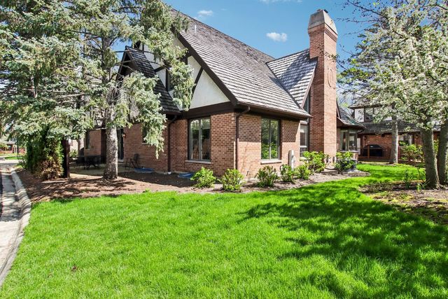 985 Coventry Lane, Highland Park, IL 60035