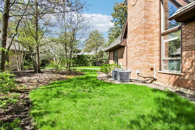 985 Coventry Lane, Highland Park, IL 60035