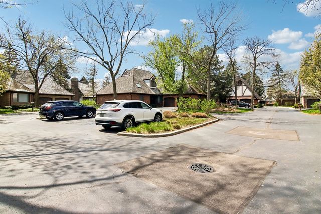 985 Coventry Lane, Highland Park, IL 60035