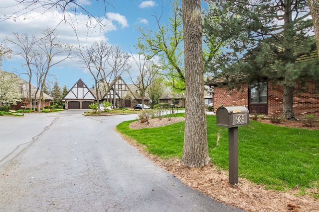 985 Coventry Lane, Highland Park, IL 60035