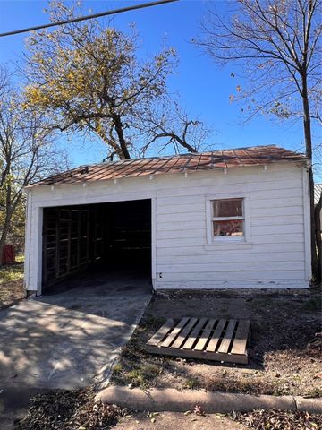 316 E 7th Street, Coleman, TX 76834