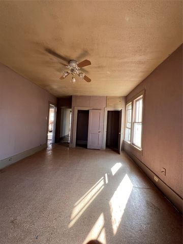 316 E 7th Street, Coleman, TX 76834