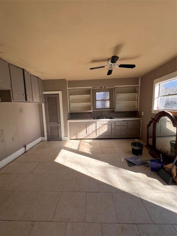 316 E 7th Street, Coleman, TX 76834