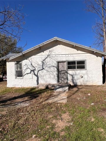 316 E 7th Street, Coleman, TX 76834