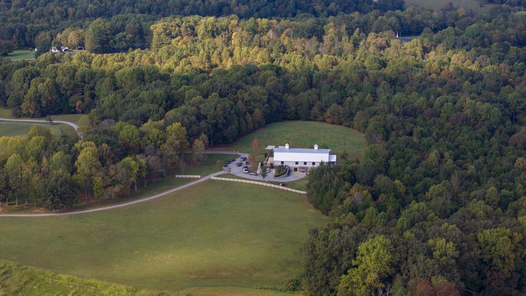 3795 Turnersville Rd, Cedar Hill, TN 37032