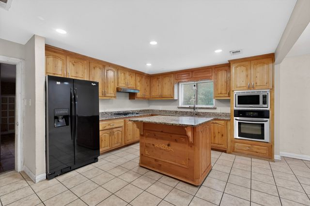513 Ten Mile Drive, Desoto, TX 75115