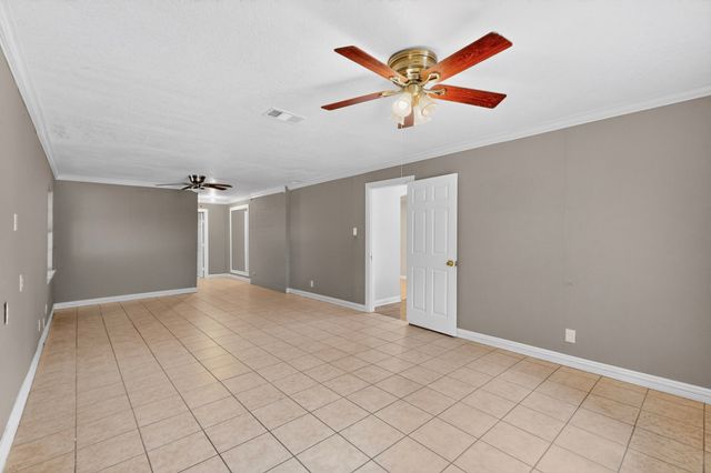 513 Ten Mile Drive, Desoto, TX 75115