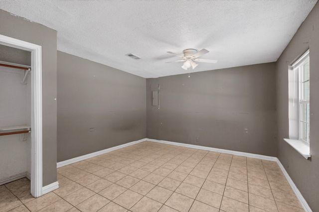 513 Ten Mile Drive, Desoto, TX 75115