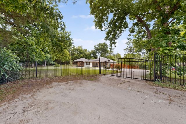 513 Ten Mile Drive, Desoto, TX 75115