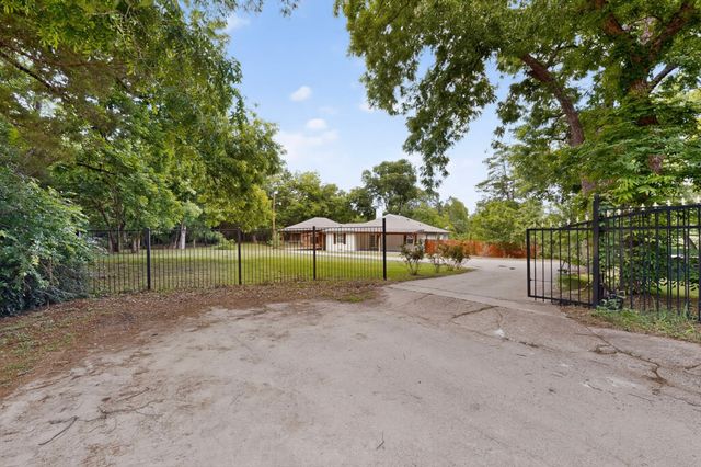 513 Ten Mile Drive, Desoto, TX 75115