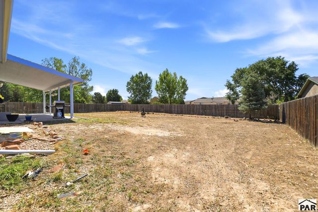 458 W Lookout Dr, Pueblo, CO 81007