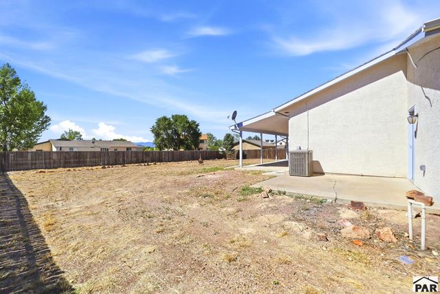 458 W Lookout Dr, Pueblo, CO 81007