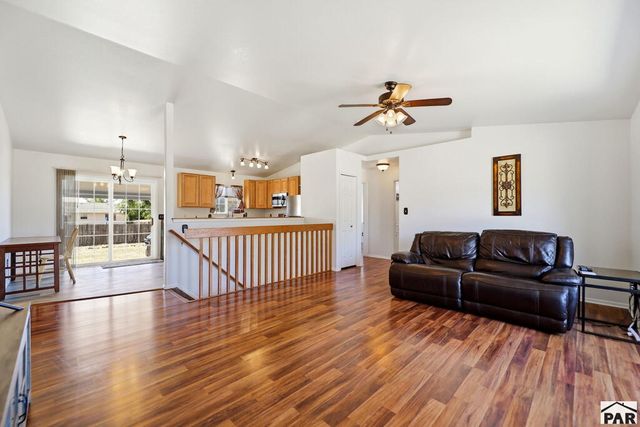 458 W Lookout Dr, Pueblo, CO 81007