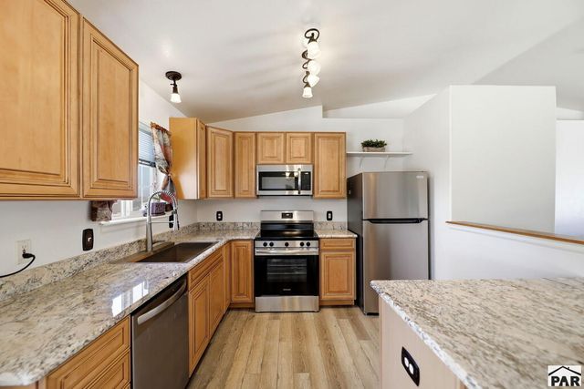 458 W Lookout Dr, Pueblo, CO 81007