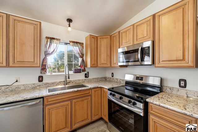 458 W Lookout Dr, Pueblo, CO 81007
