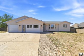 458 W Lookout Dr, Pueblo, CO 81007