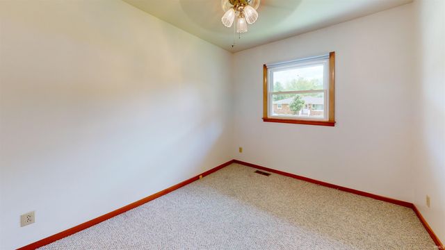 1914 N Thomas Avenue, Evansville, IN 47711