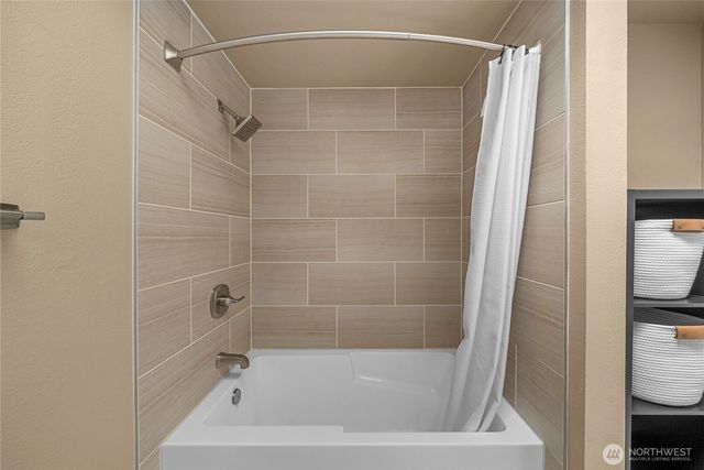 2421 NE 180th Street, Shoreline, WA 98155