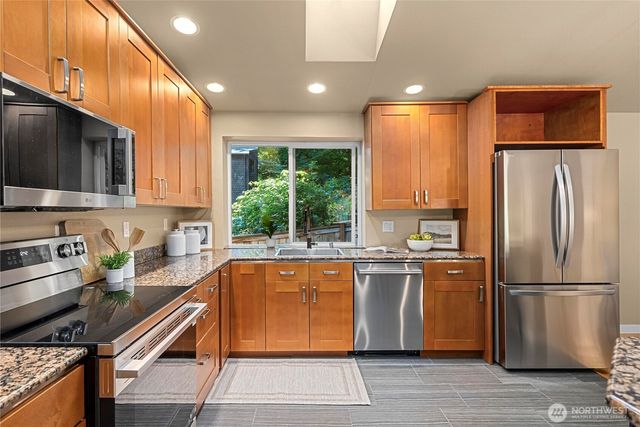 2421 NE 180th Street, Shoreline, WA 98155