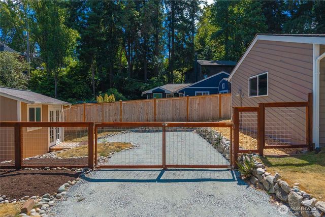 2421 NE 180th Street, Shoreline, WA 98155