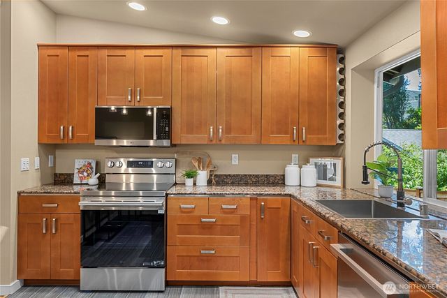 2421 NE 180th Street, Shoreline, WA 98155