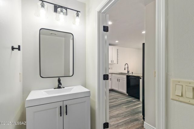 6613 S Chinese Lanterns Drive, Tucson, AZ 85756