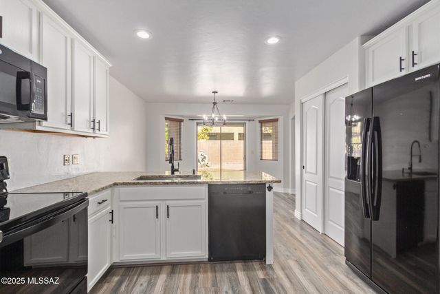 6613 S Chinese Lanterns Drive, Tucson, AZ 85756