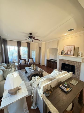 300 Eastland Drive, Lewisville, TX 75056