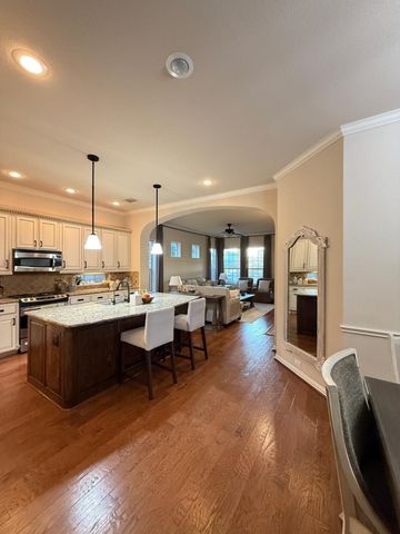 300 Eastland Drive, Lewisville, TX 75056