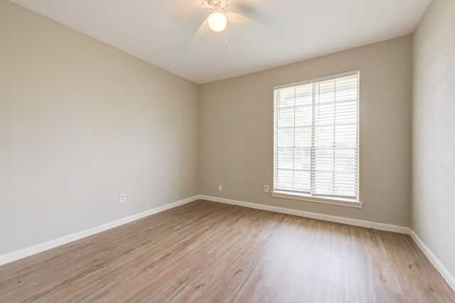 2035 Deerhurst Lane, Houston, TX 77088