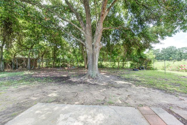 2035 Deerhurst Lane, Houston, TX 77088