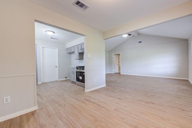 2035 Deerhurst Lane, Houston, TX 77088