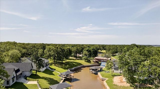 112 Pinnacle Club Drive, Mabank, TX 75156