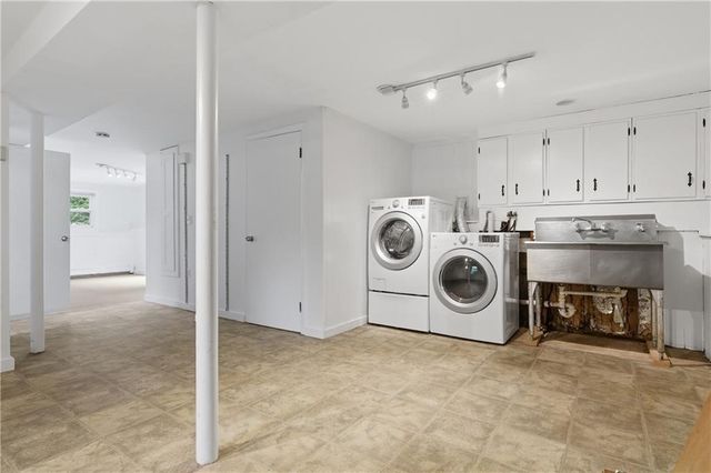 8 Ledgemont Drive, Lincoln, RI 02865