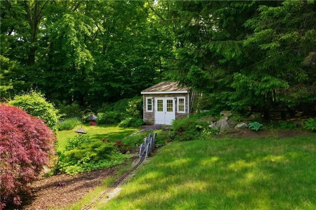 8 Ledgemont Drive, Lincoln, RI 02865