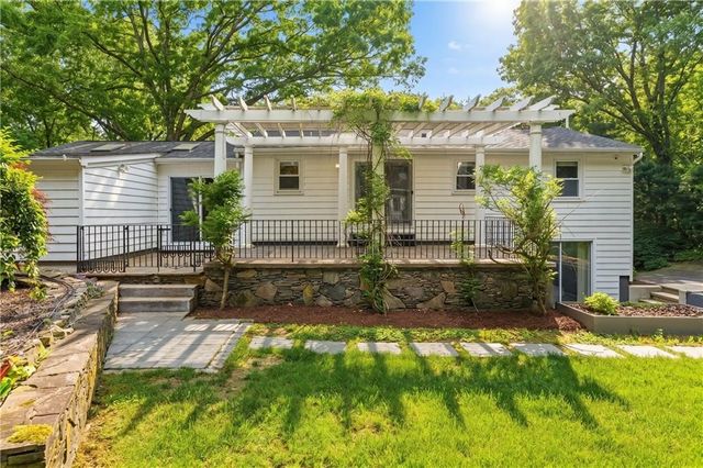 8 Ledgemont Drive, Lincoln, RI 02865